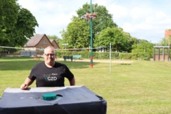 Aufbau in stilecht im Clubshirt Aufbau in stilecht im Clubshirt